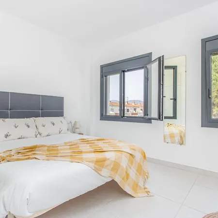 Milenial Immo Triangle - House With Barbecue And Swimming Pool Casa vacanze